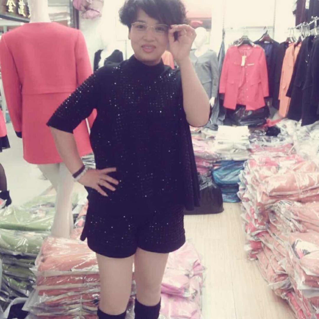 鸿喜鸟女装源头厂家个体店