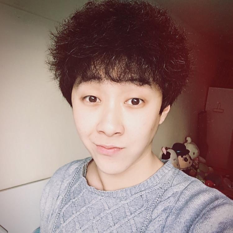 跟谁俩打扑克呢🃏