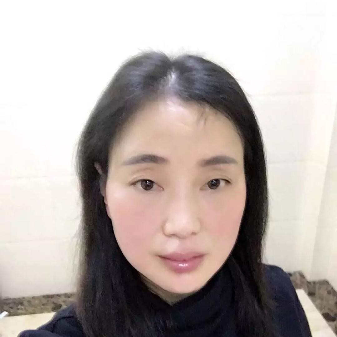 一轮圆月