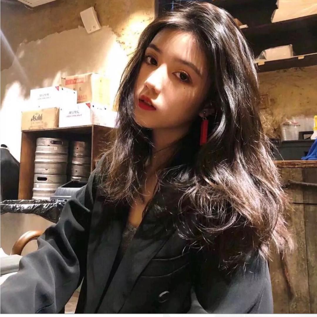 海鲜吃货妹子