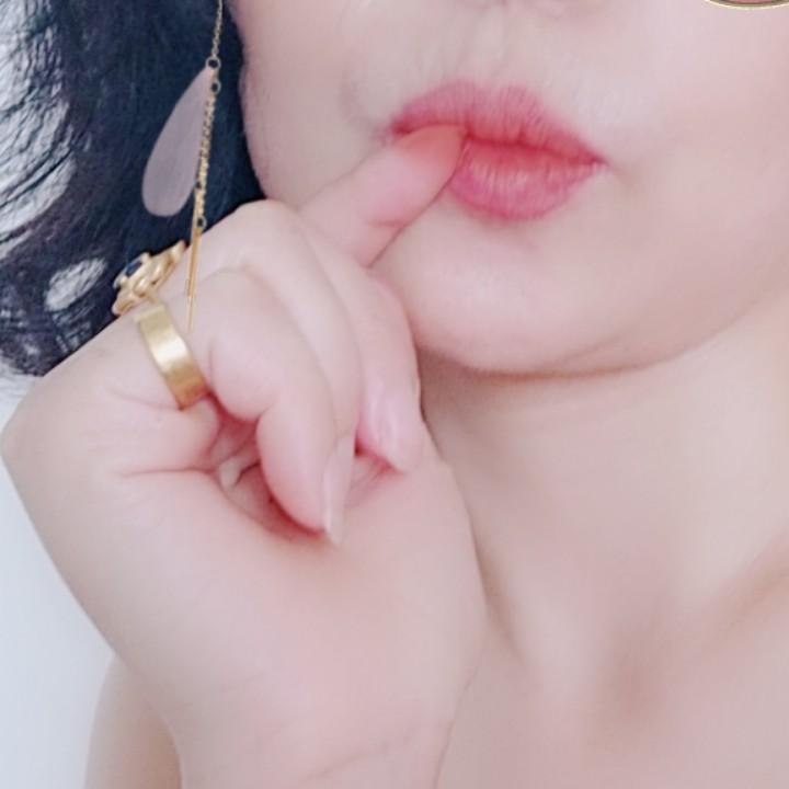 黄埠店五一超市旁女神左右女装