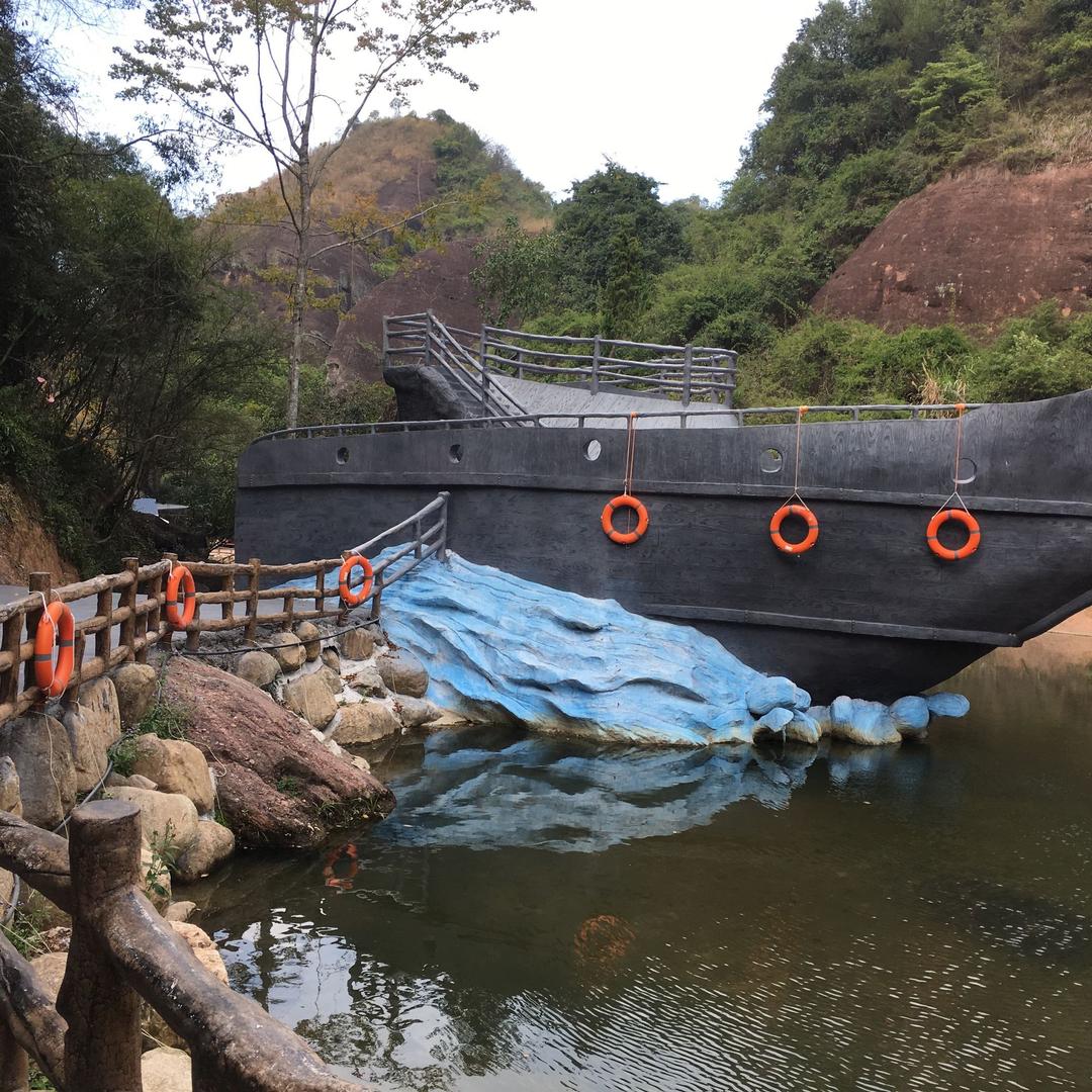 蓝蓝的大海