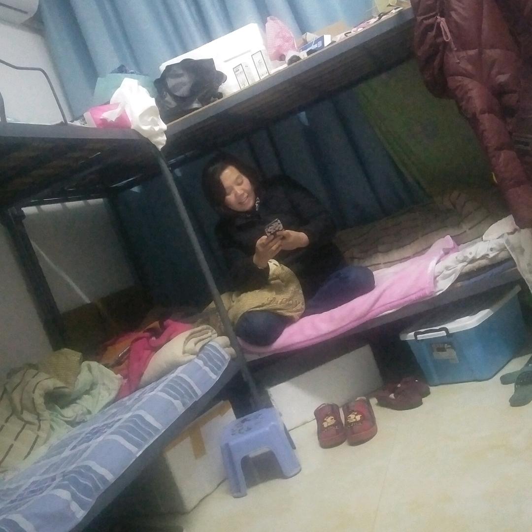 李八月