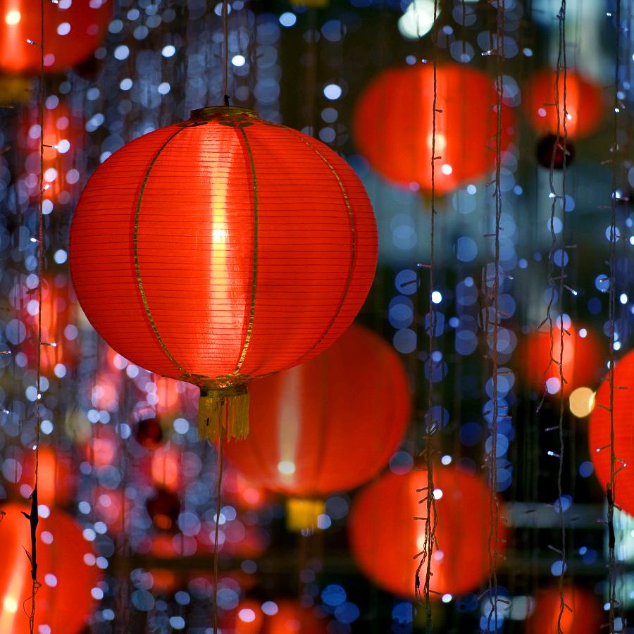 小楼一夜听春雨