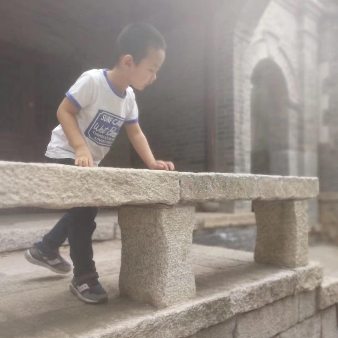 李某_-