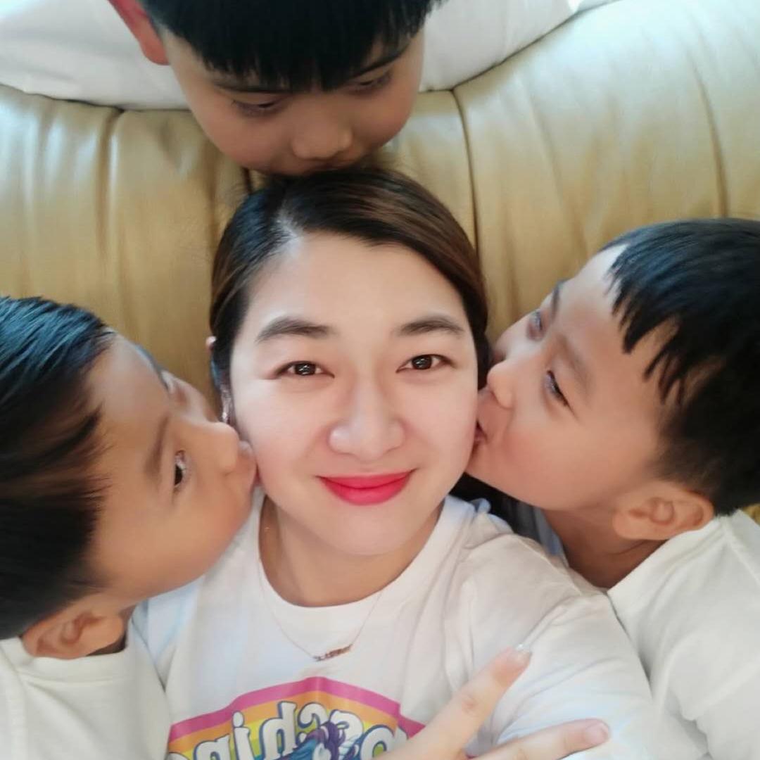 张晶家有仨儿子👦