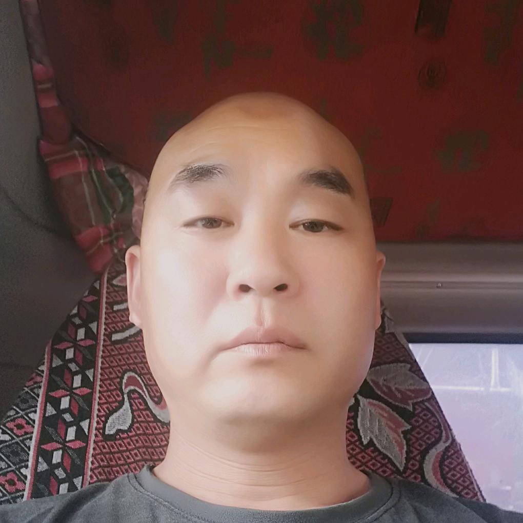 呼怀周（挖机）