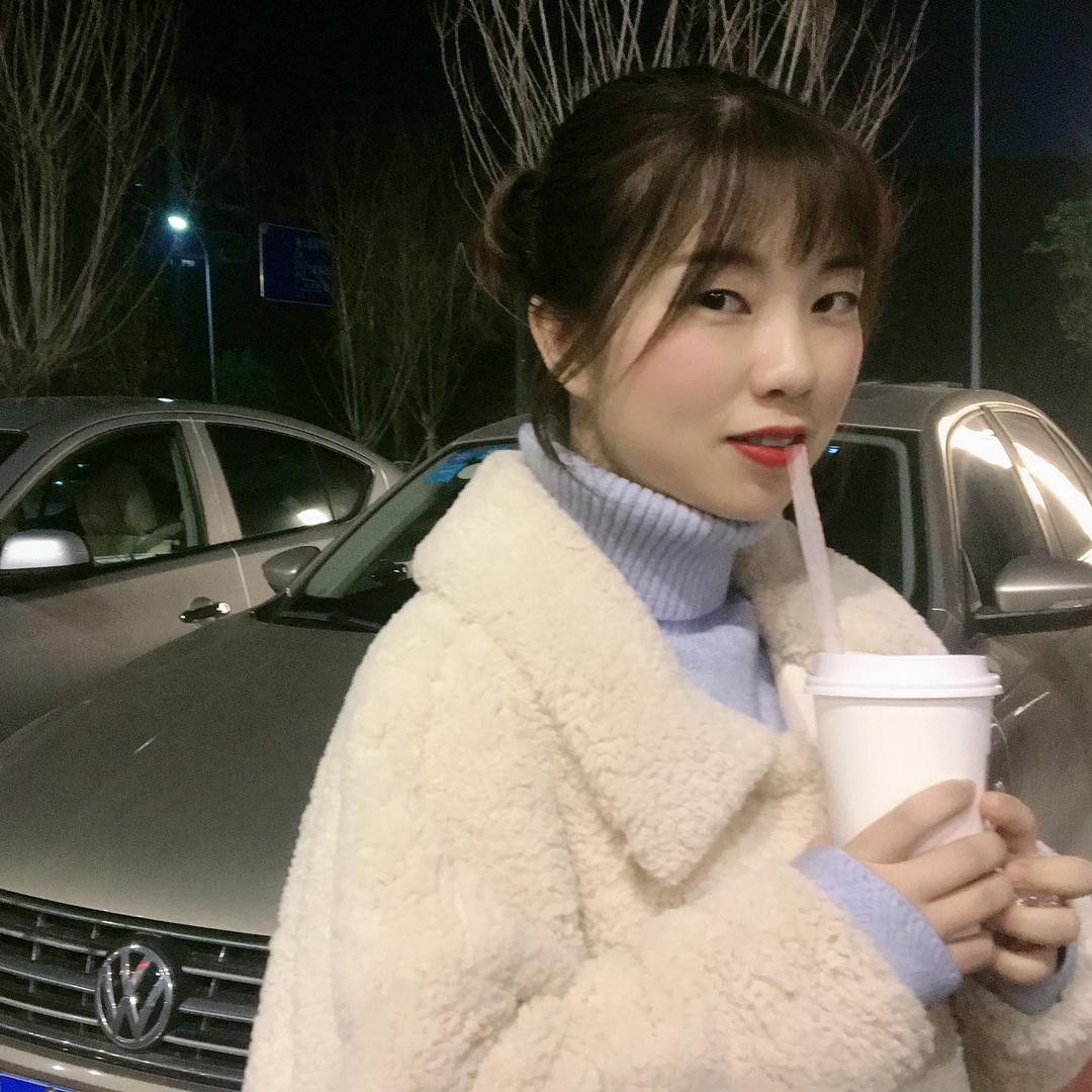 笨蛋美女👻