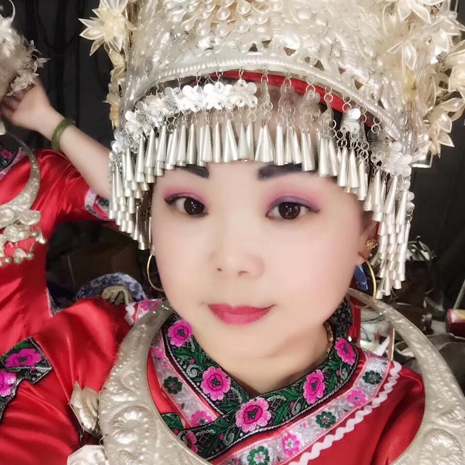 ^-^开心拽嫂^-^