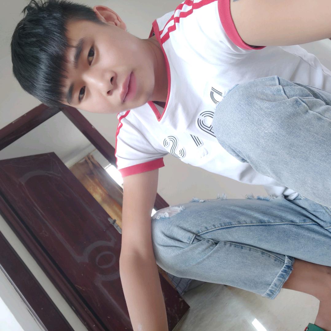 对你微笑纯属礼貌。