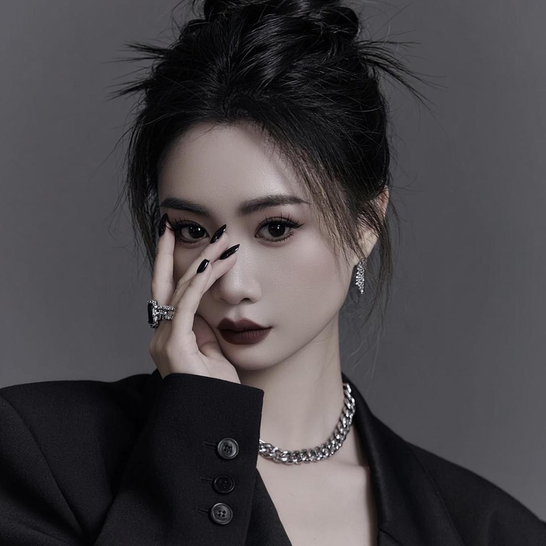 🥀: 㞮孞【拒私聊】的厨窗