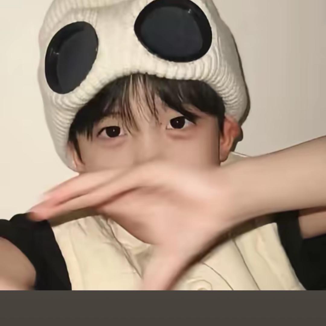 小郑睡不着～🏸