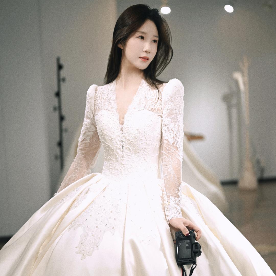 阿婉-汐白婚纱