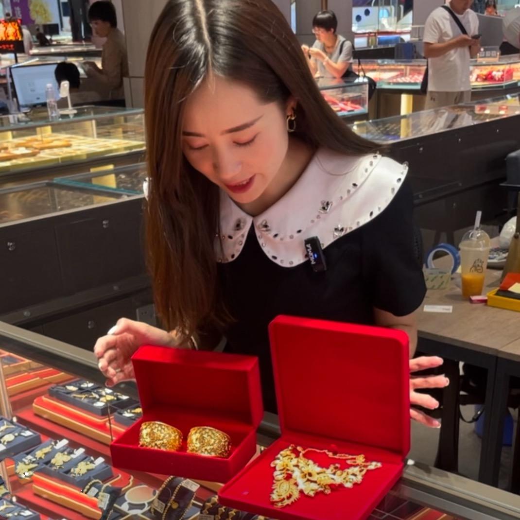 水贝礼府桃子