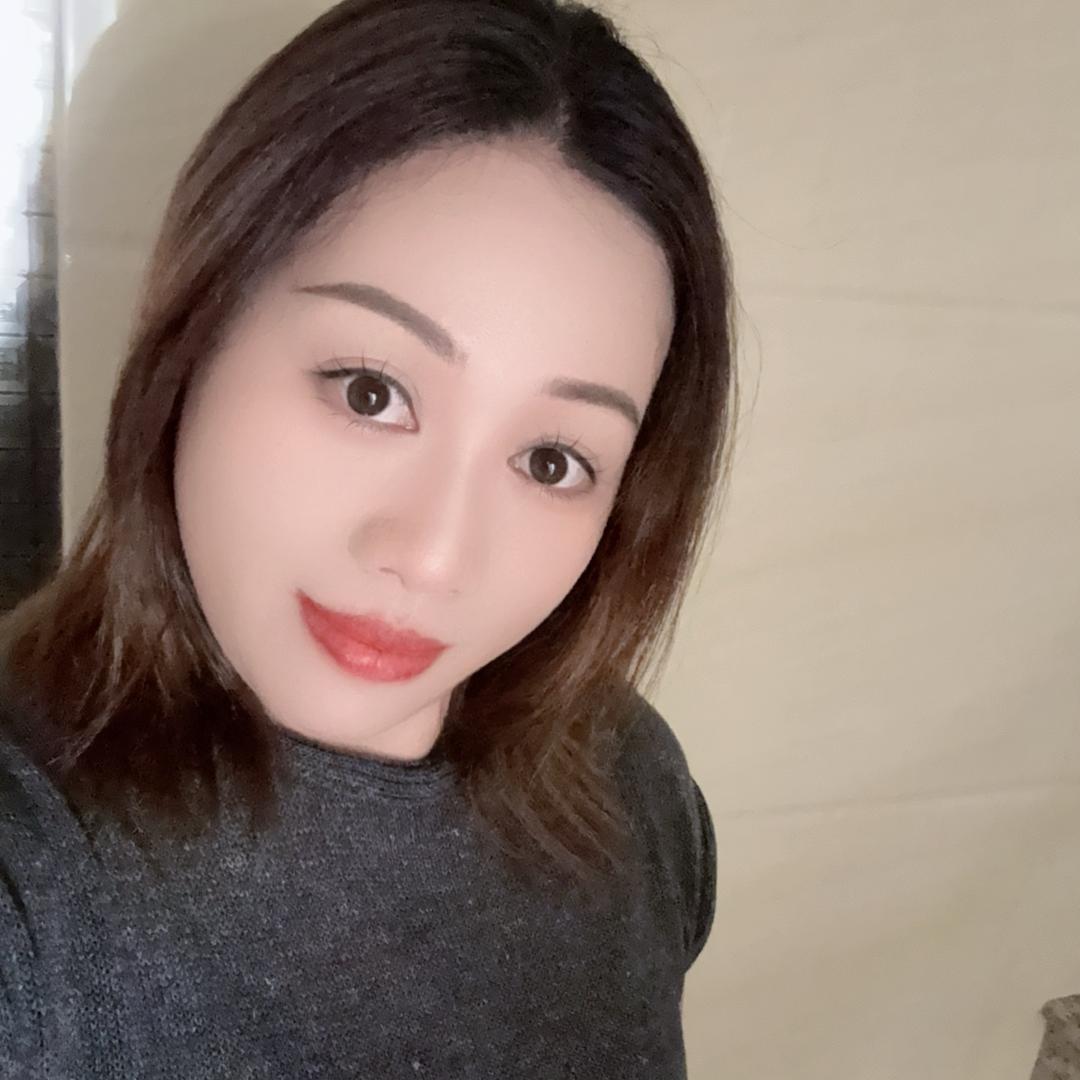 雯雯．
