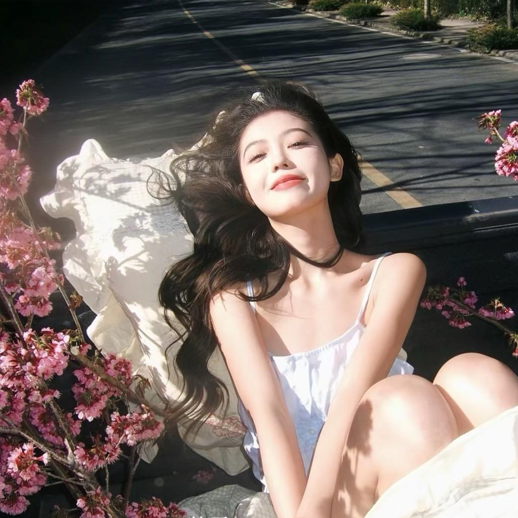 𝓤𝓷𝓻𝓮𝓺𝓾𝓲𝓽𝓮𝓭