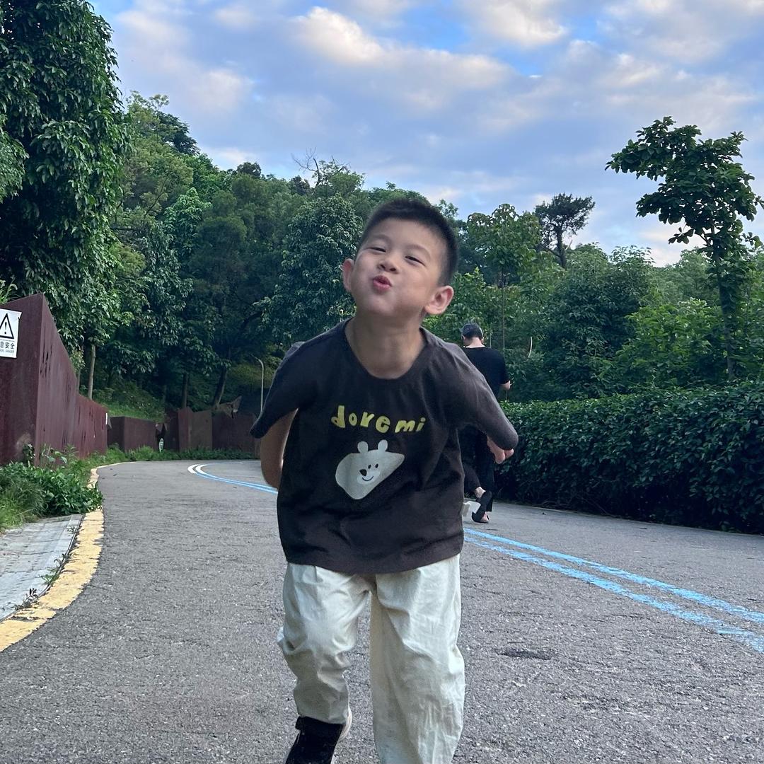 需要努力的吴小静