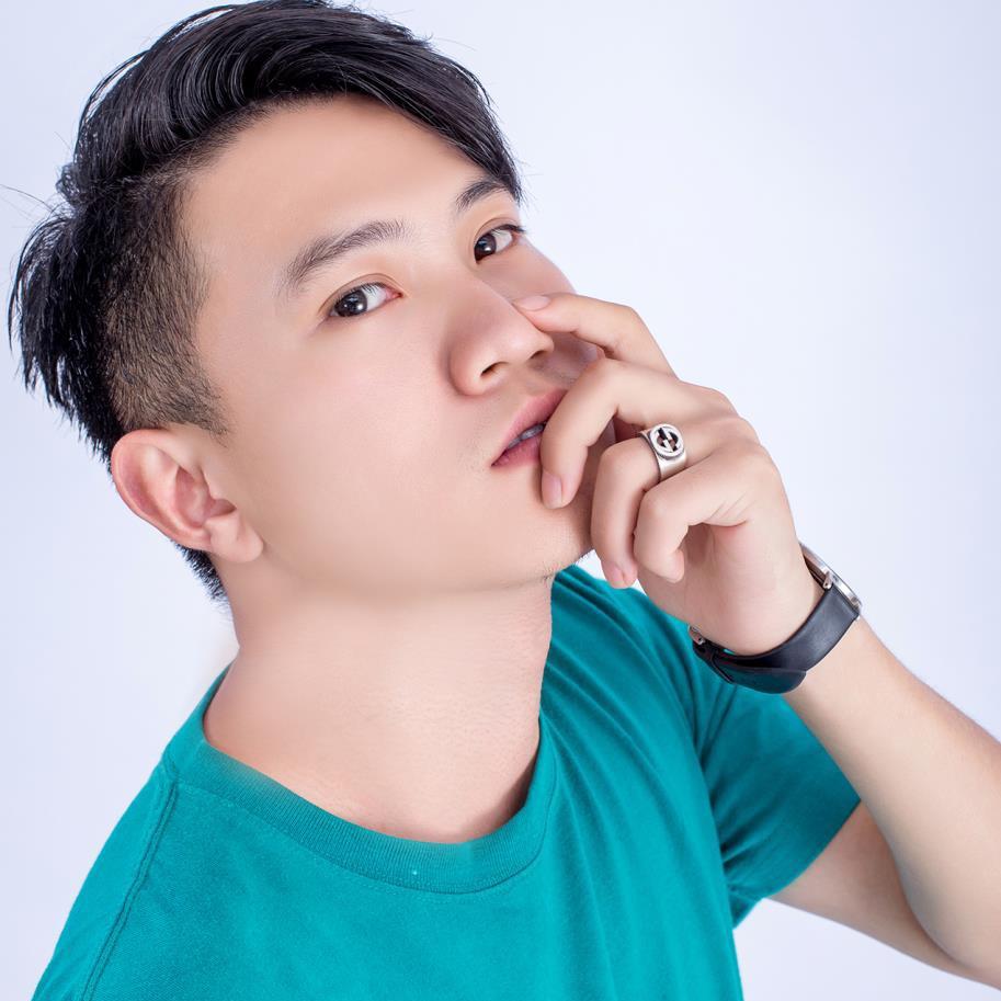 A阿龙