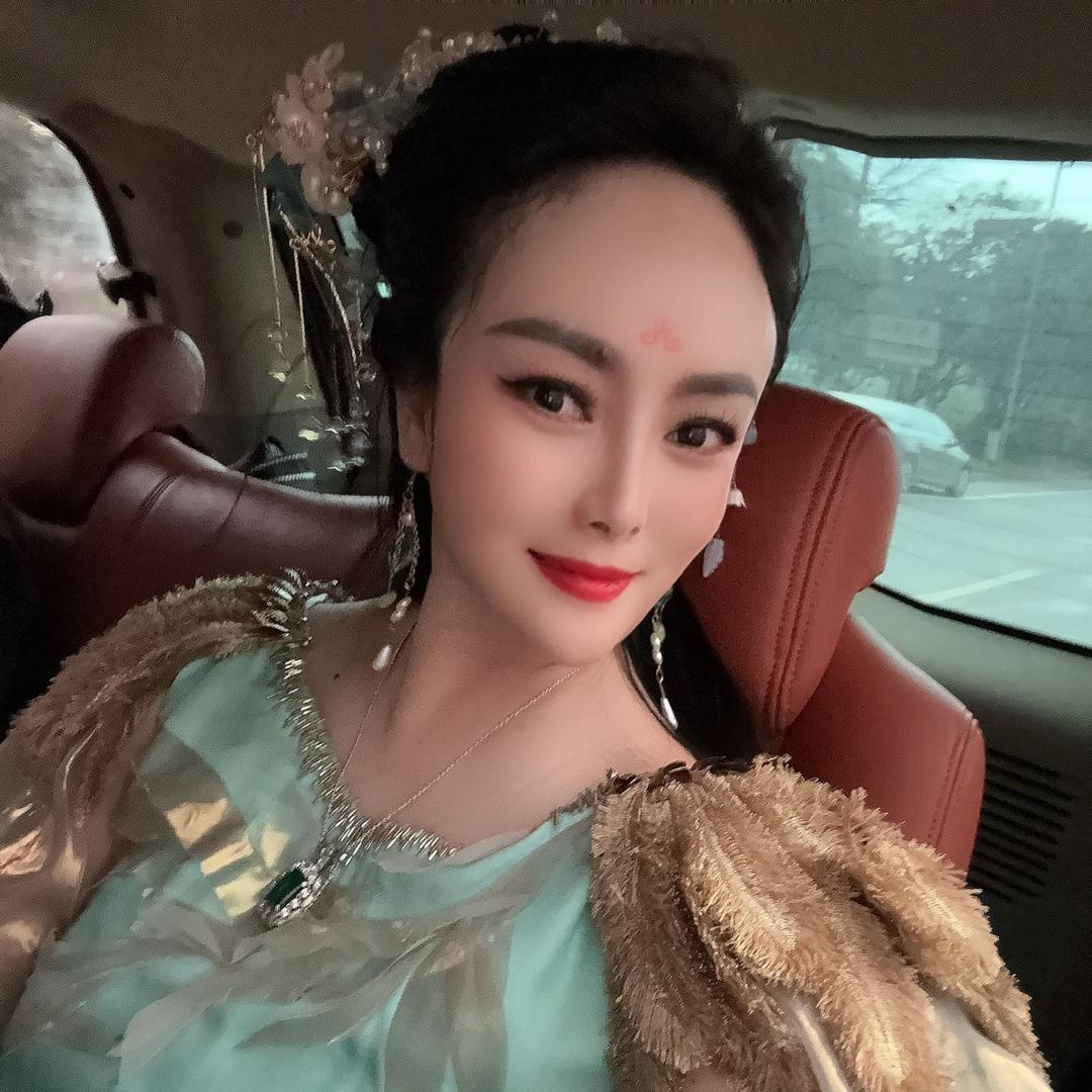 浙江艺罗演艺萧潇