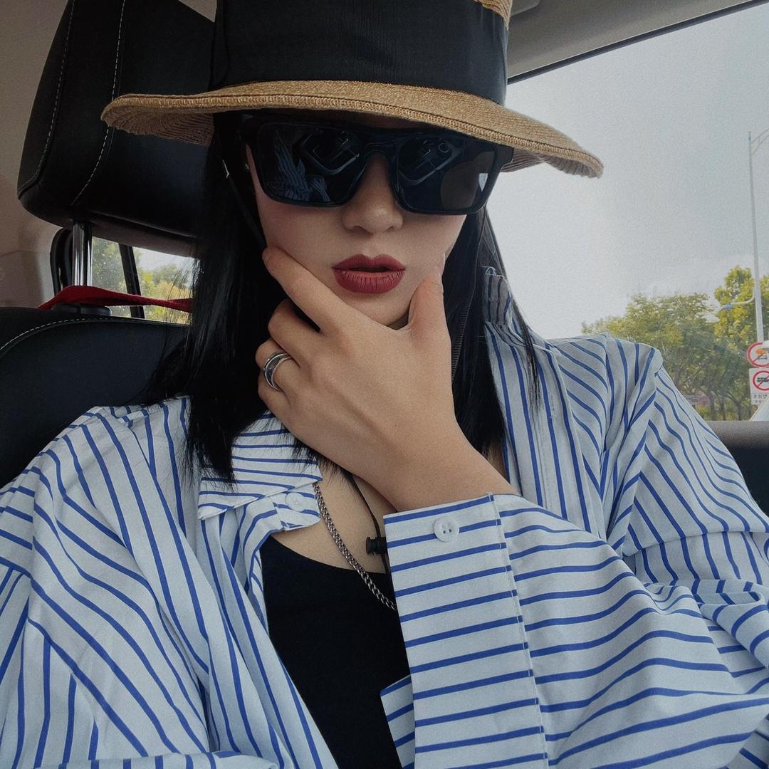 女爵潮品服装