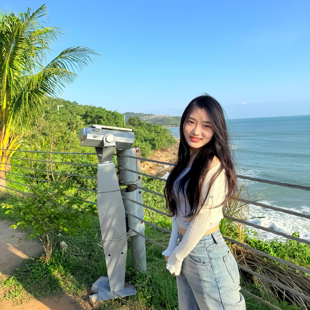 坚定狗派啃梨🍐