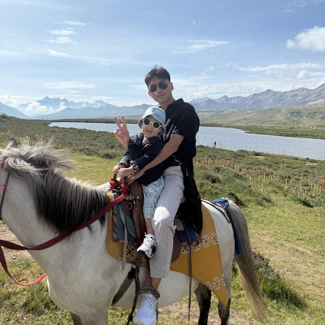 一家潮鞋集合店