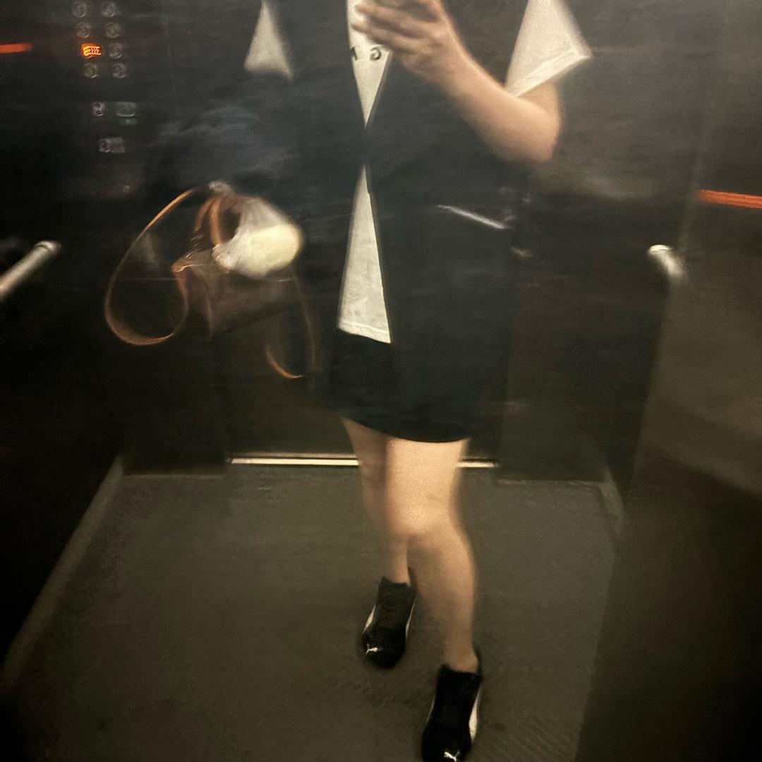女保安