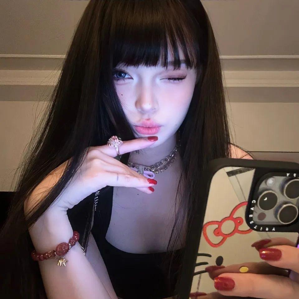 职场女性重利轻别离 冷漠00后 低调主义