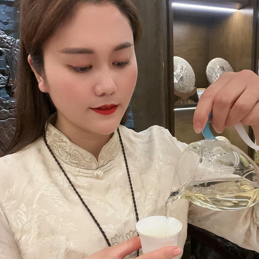 在昭通卖茶叶和礼盒的小马🍃