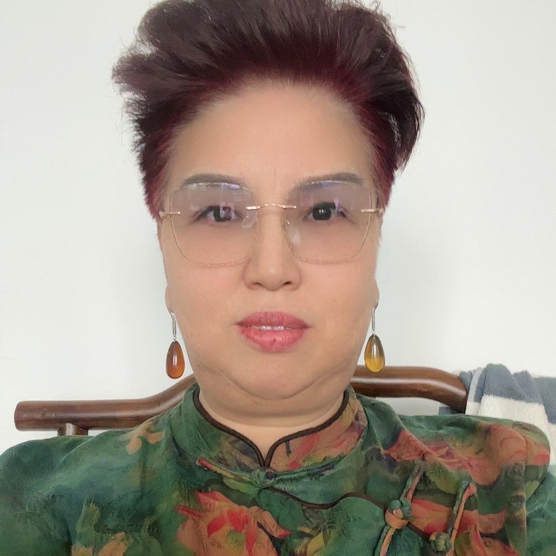 娘们爱上戏