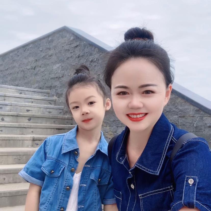 红姊妹💕小玥儿