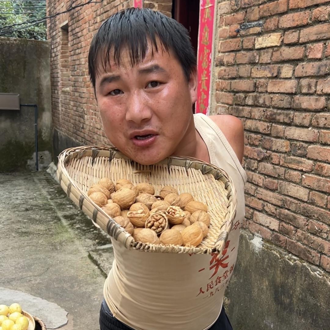 农村男孩佳宁百货