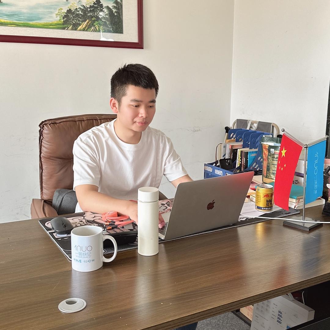 宜春做财税的男人