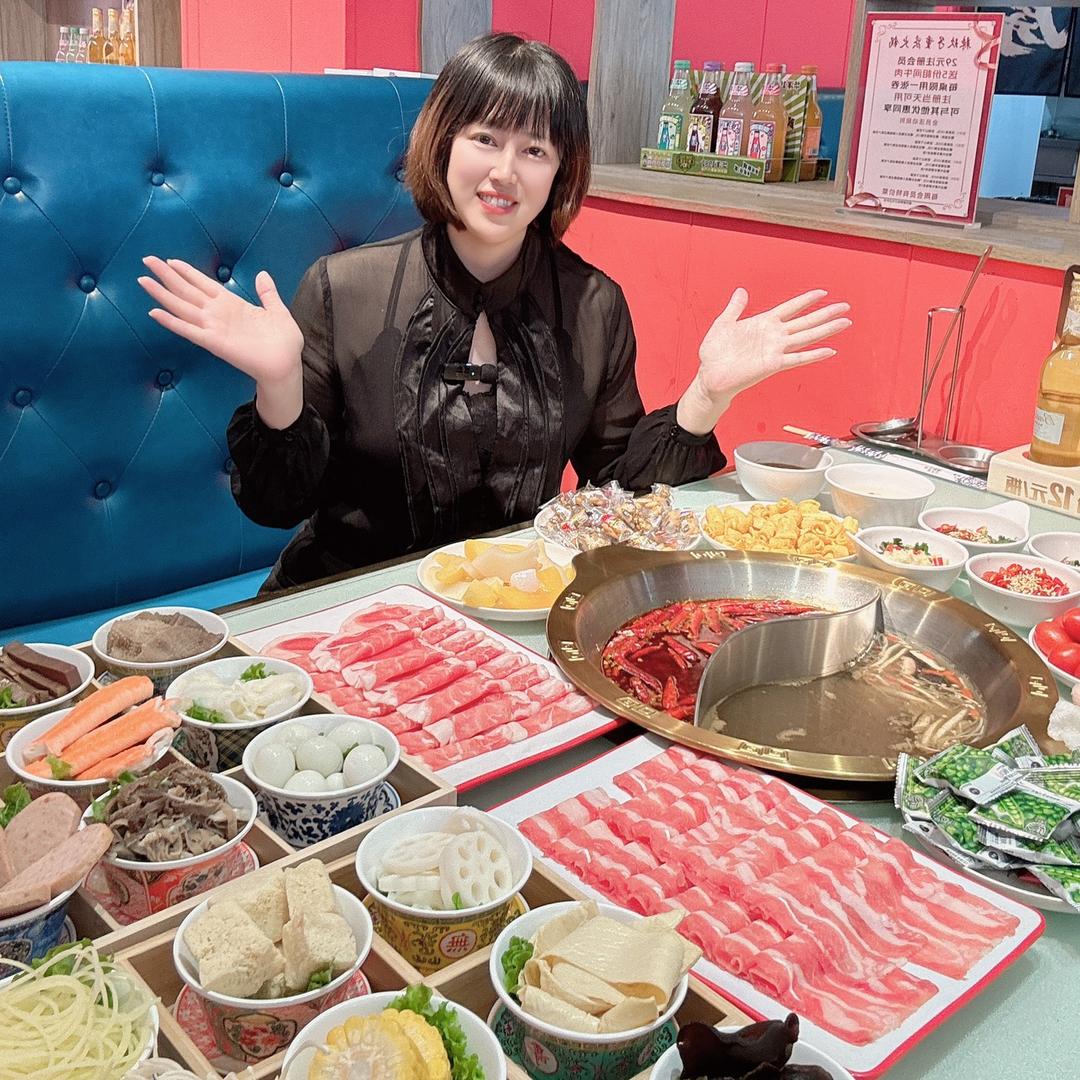 小鱼逛吃逛玩