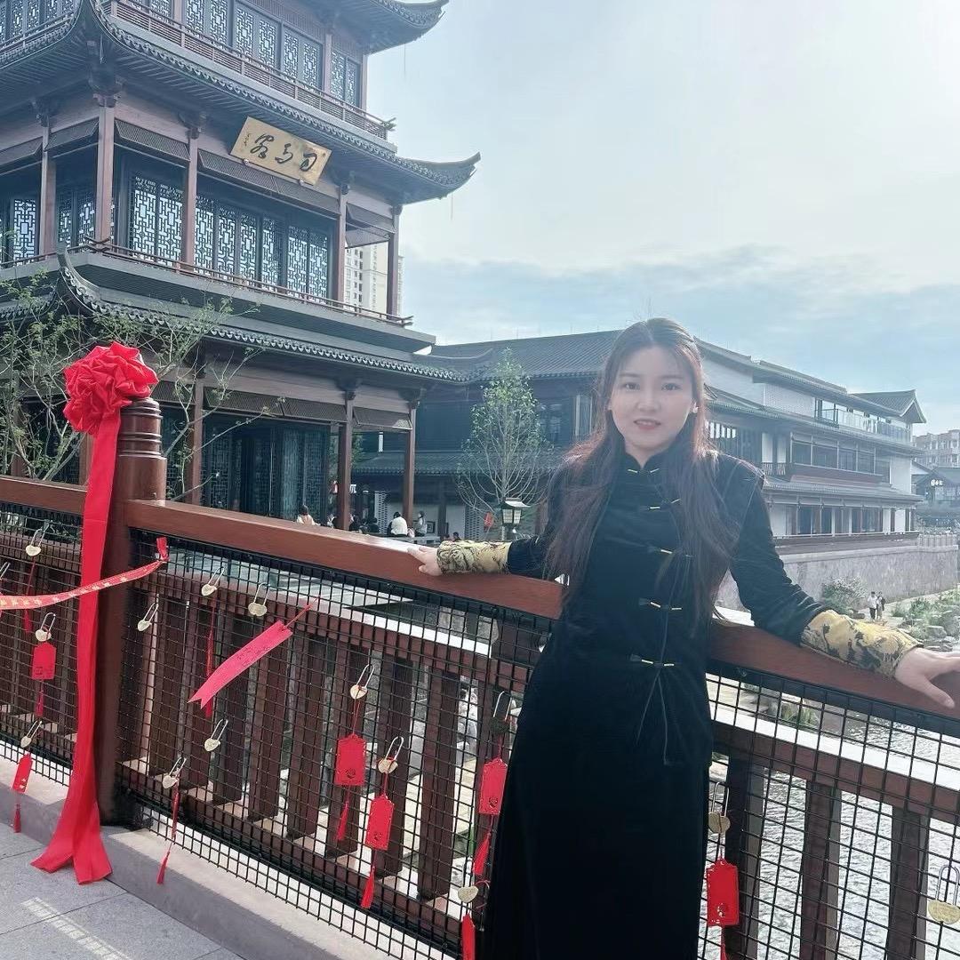小莫