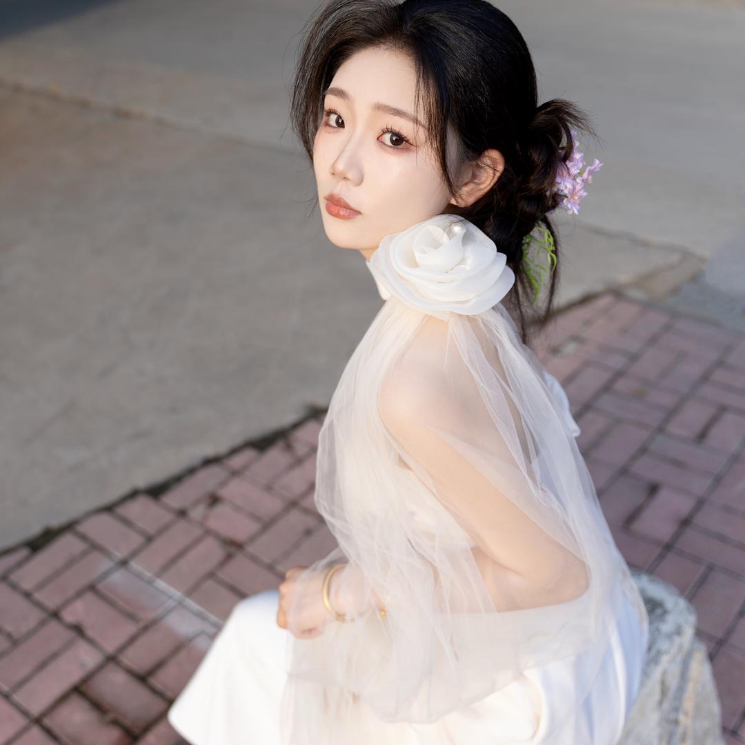 莉莉在目