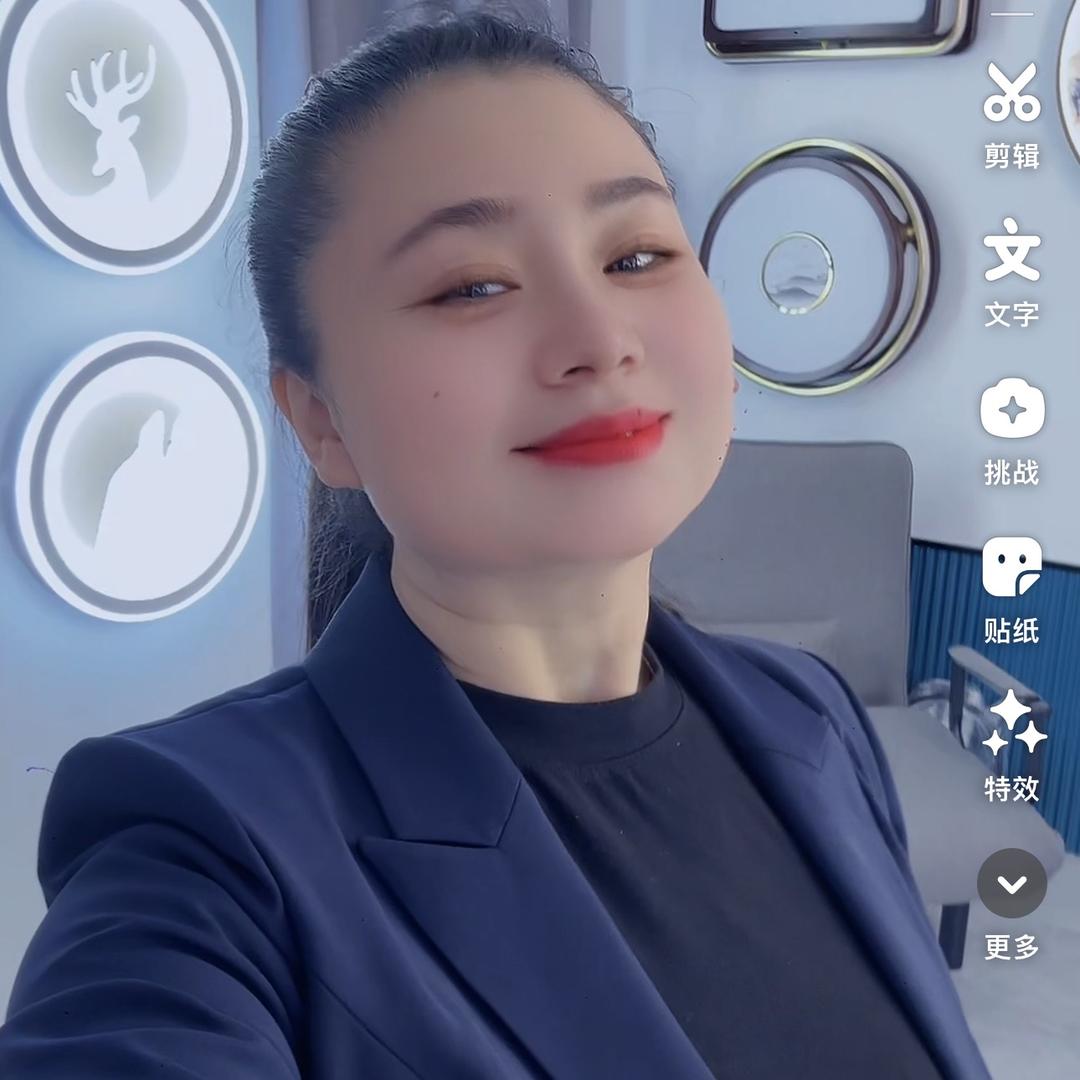 万佳灯饰-顶上明珠（盛隆装饰城A区一排）