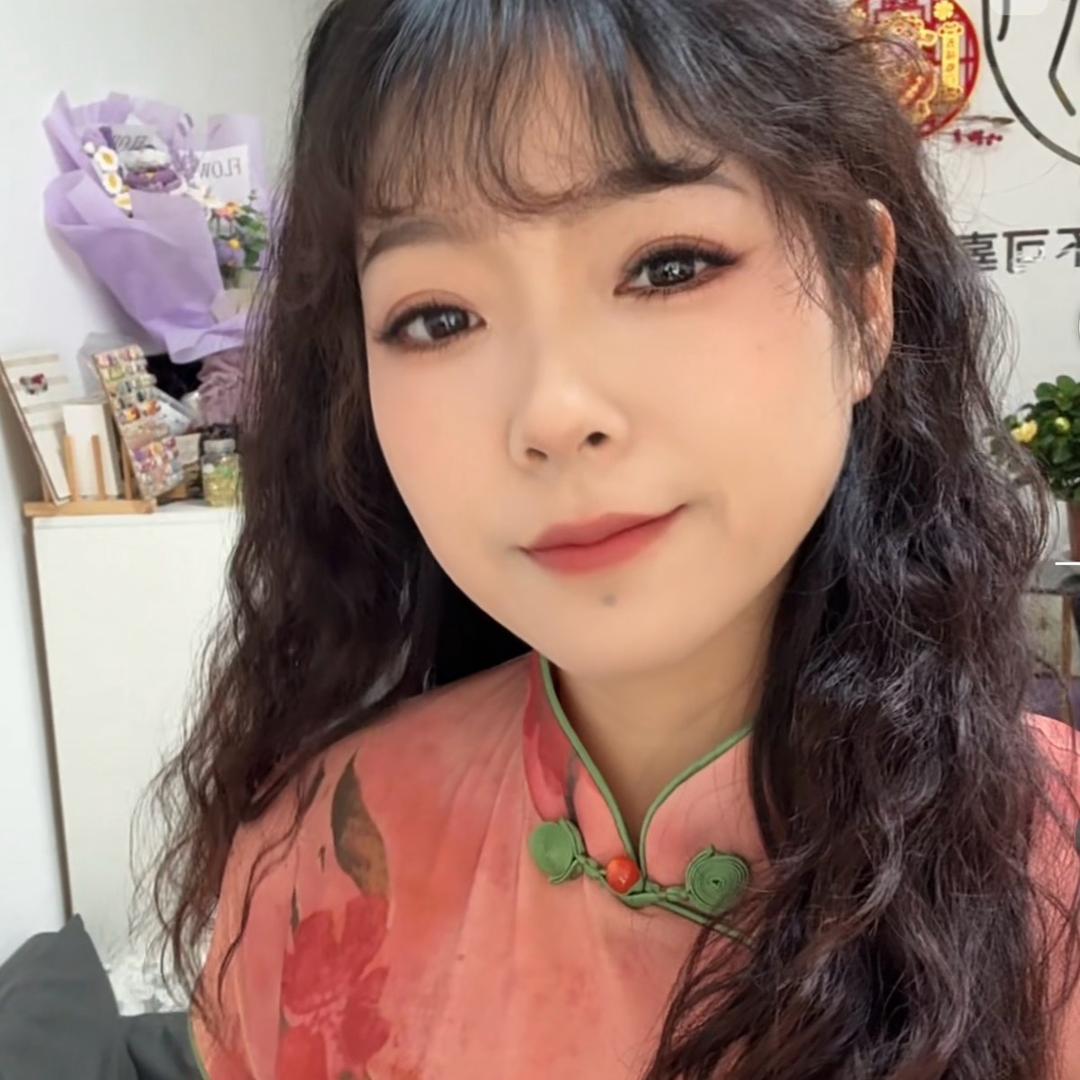 多金美甲美睫欢欢