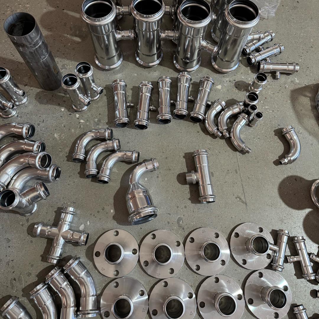 沧州薄壁不锈钢管道卡压管件