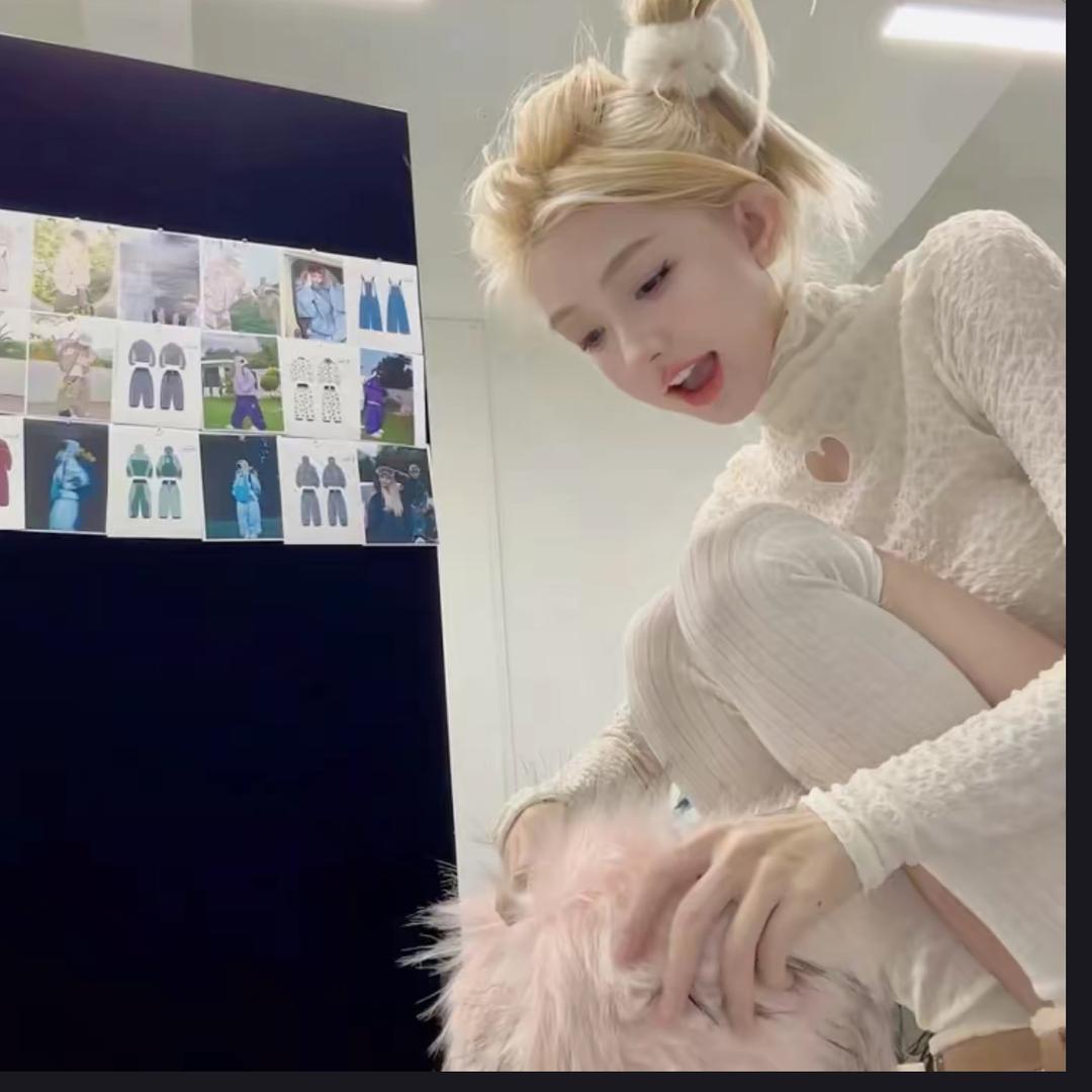 叫我高冷内向女神