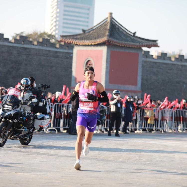 跑步连（泰山陪爬）