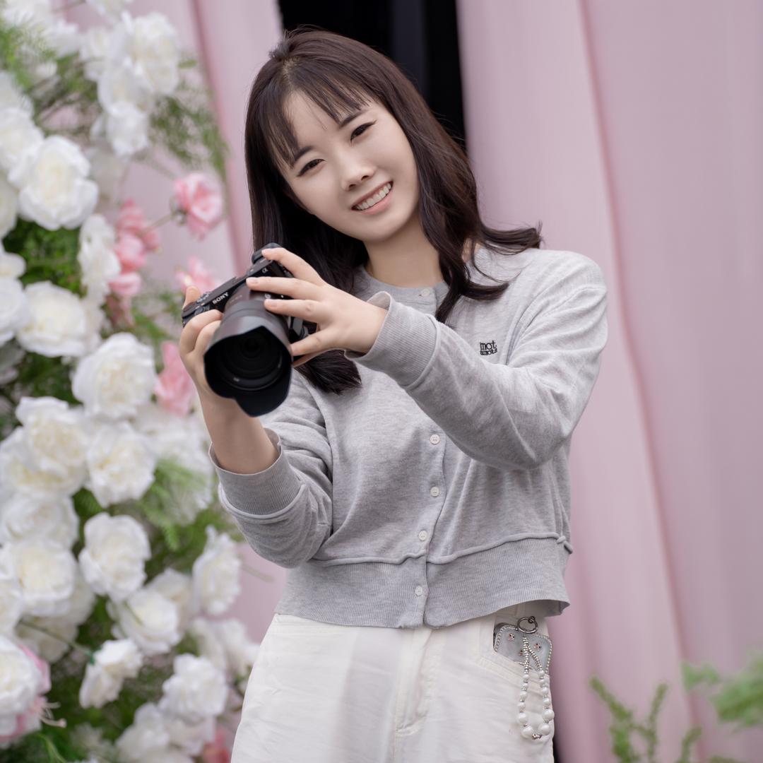 摄像师📹赵姑娘💐