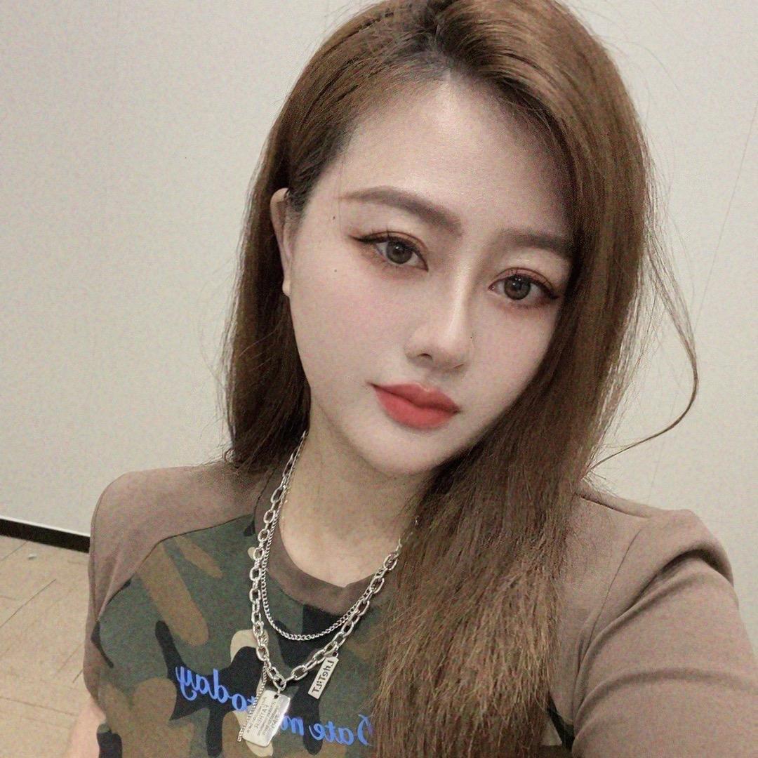 小婷（9月26号四公子💯老头八周年庆）
