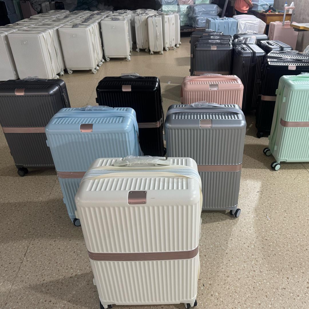 邯郸鑫格利保罗箱包厂