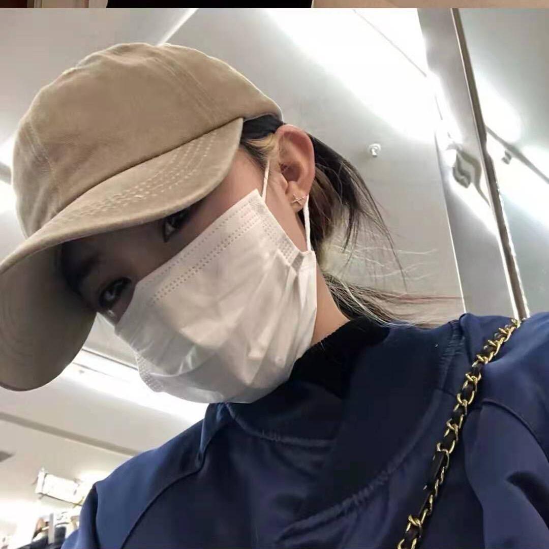 就叫小董.