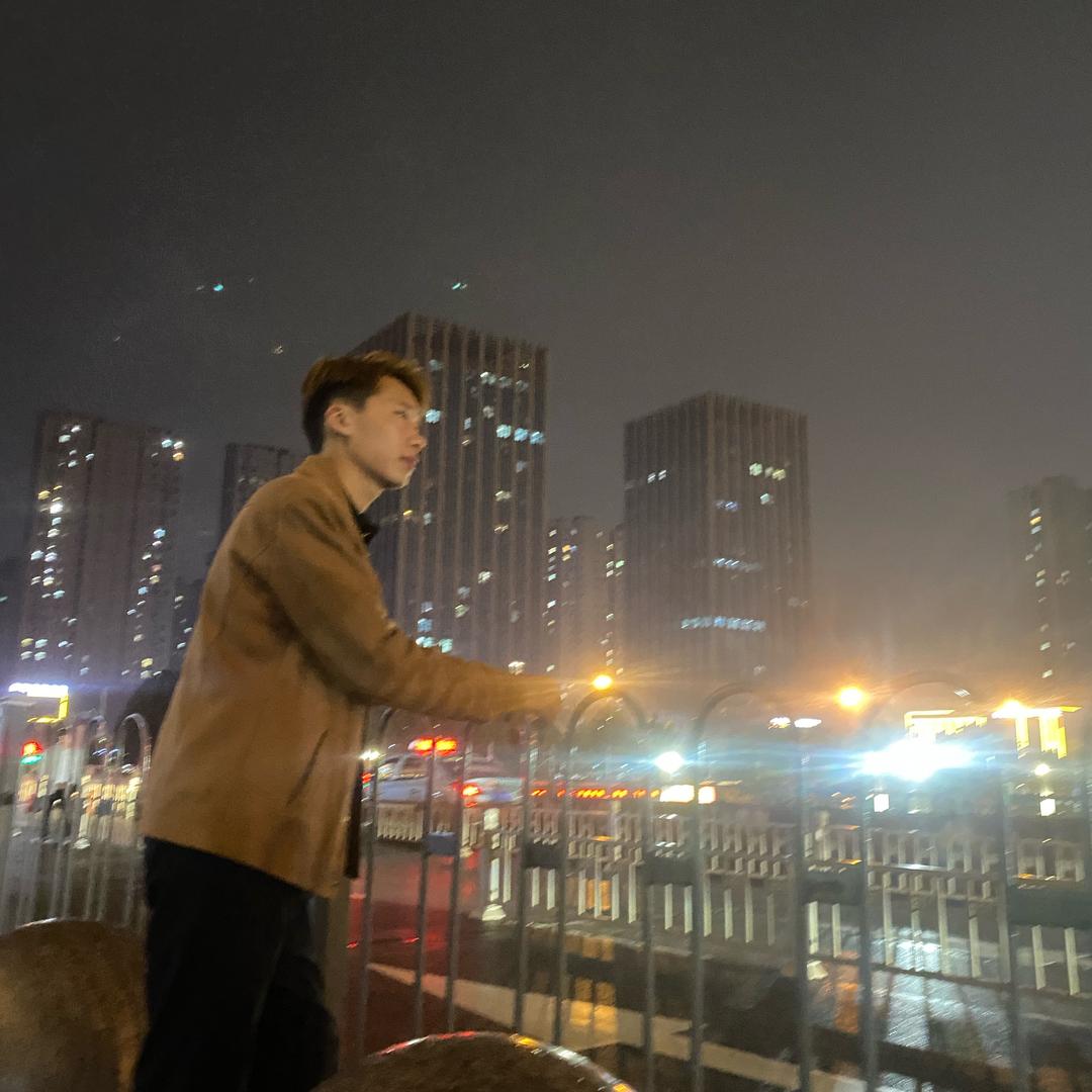 陈 翔 宇