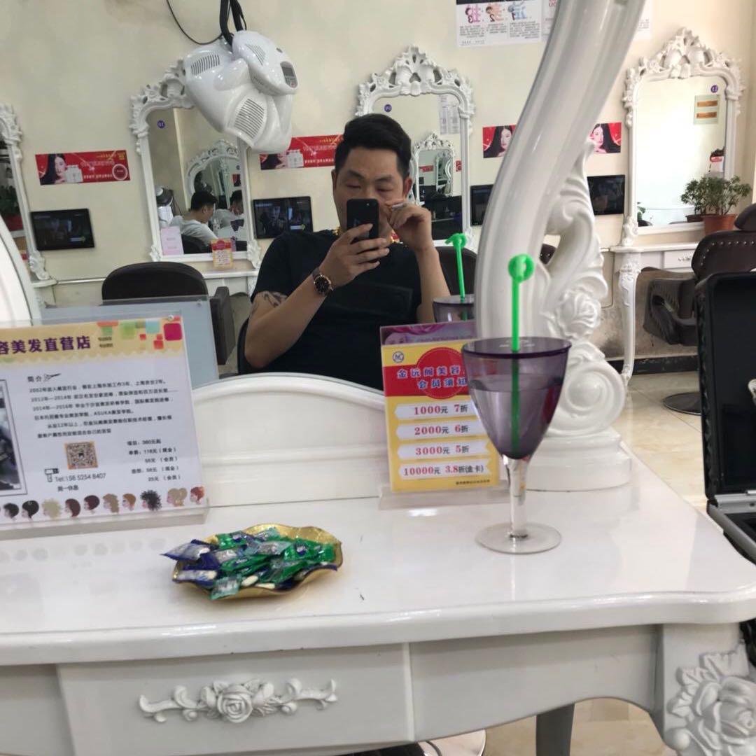 开着拖拉机迎接奇迹出现。