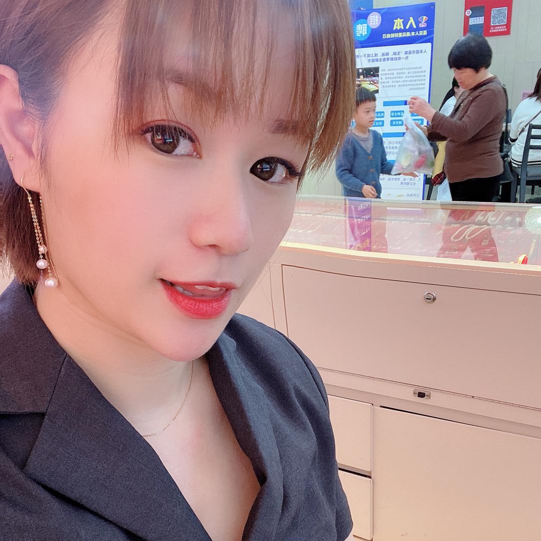 龙凤佳人天鹅湖店店长-贞贞互