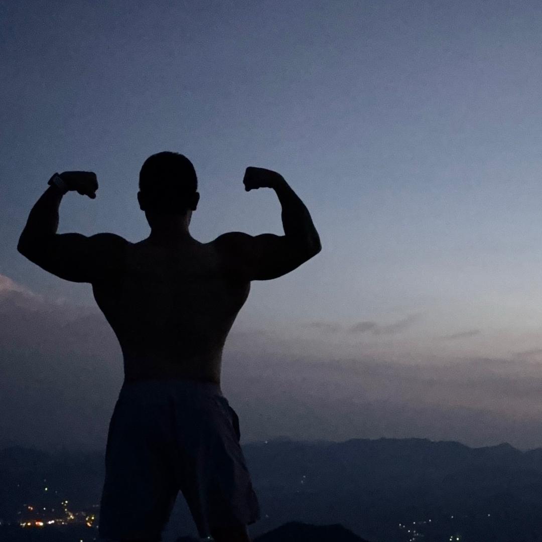 🏋🏻撸铁的五花肉🍖