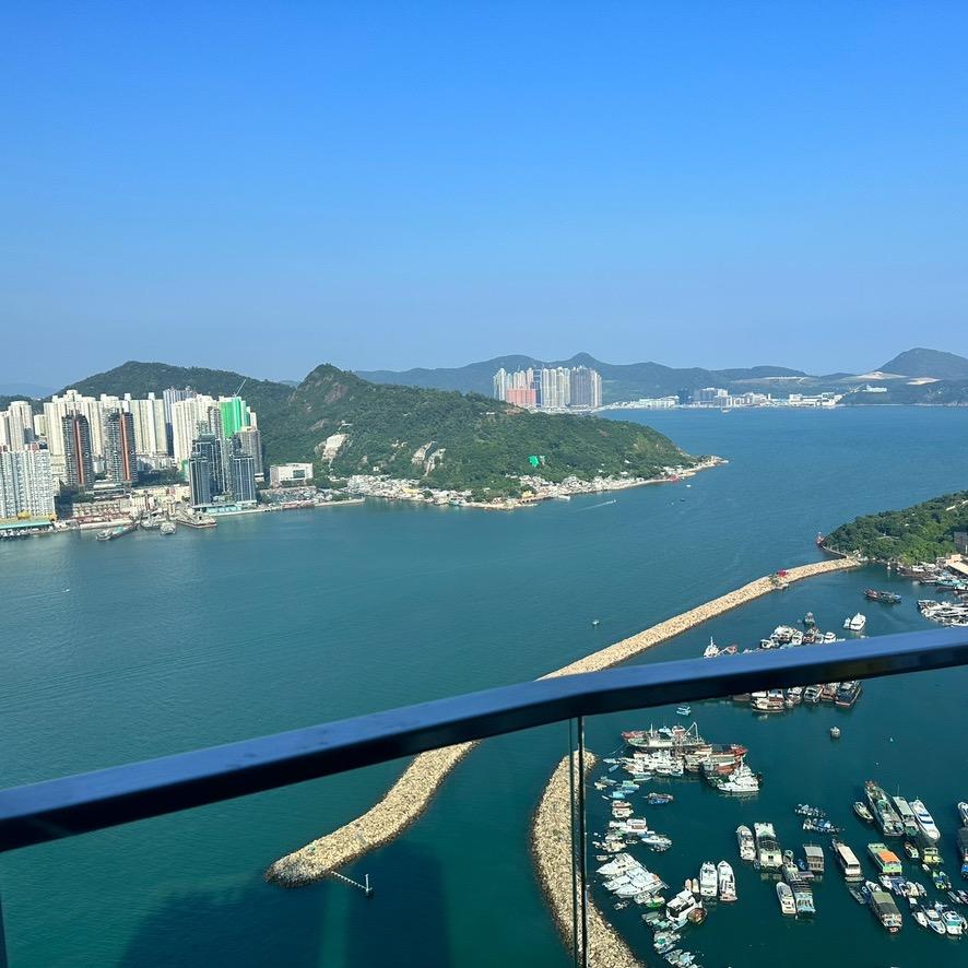 阿不 向雨而行